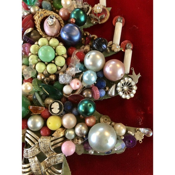 Vintage Jewelry Christmas Tree Collage Art Hand Crafted Assemblage￼ 8 X 10 - Picture 7 of 10